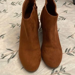 Size 8 Boots!
